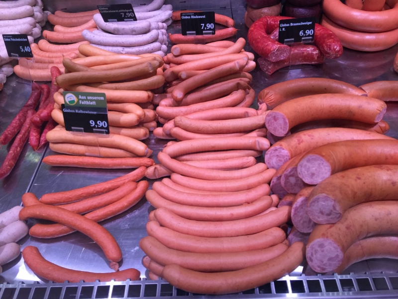 boucherie-LE BOURGUET-min_sausages_meat_butchery-1069321